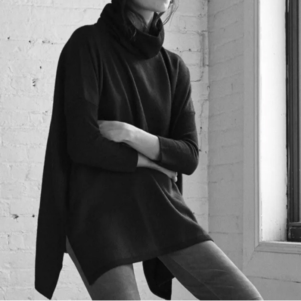 Cuyana Black Baby Alpaca Oversized Turtleneck Sweater Size XS/Small